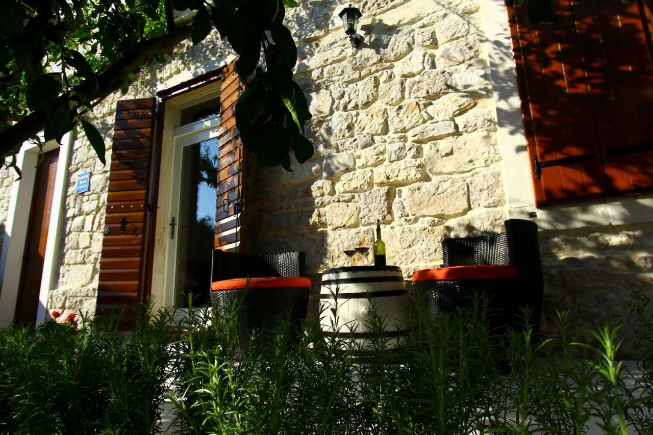 Old House Apartamento Sveti Filip i Jakov Exterior foto