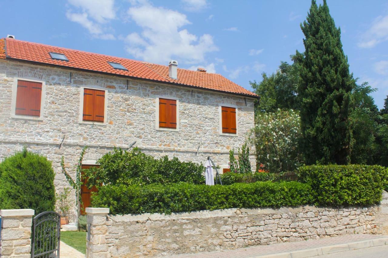 Old House Apartamento Sveti Filip i Jakov Exterior foto